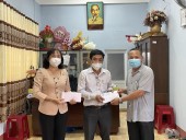 Mặt trận Lộc Ninh tiếp nhận quà Tết từ doanh nghiệp đứng chân trên địa bàn huyện