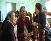 Lãnh đạo tỉnh Bình Phước thăm, tặng quà Mẹ Việt Nam Anh Hùng, lão thành cách mạng huyện Lộc Ninh