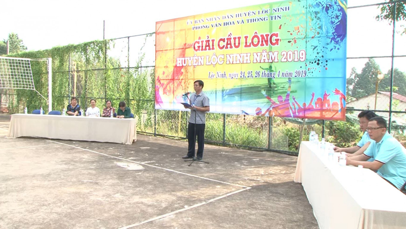 Phòng Văn hóa và Thông tin huyện tổ chức giải cầu lông trong công nhân viên chức, lao động huyện Lộc Ninh năm 2019