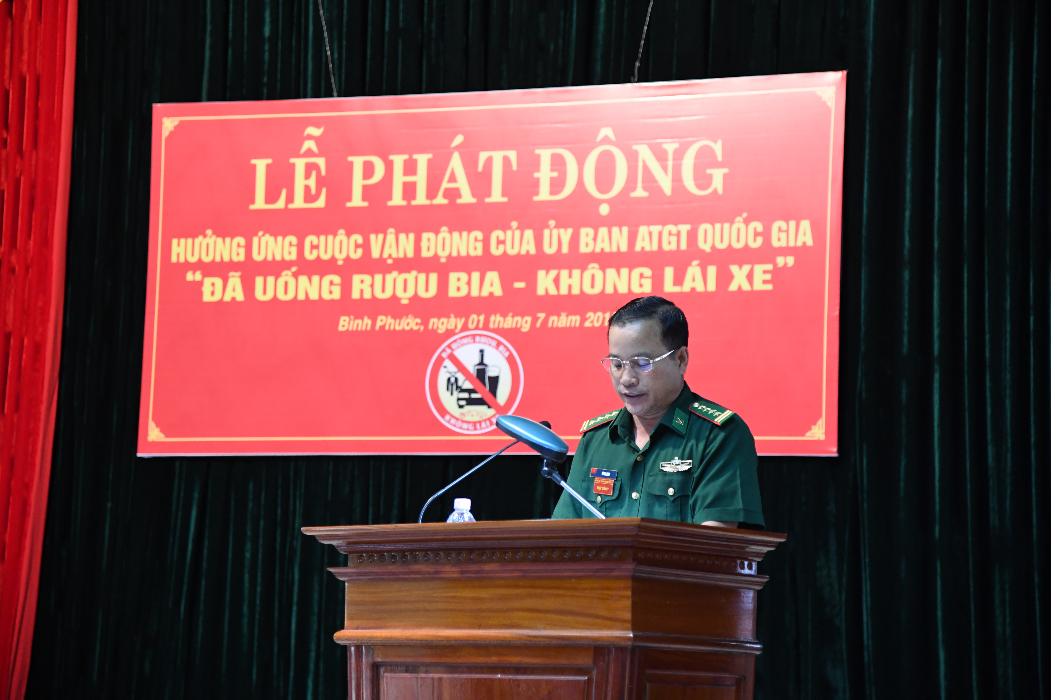 Đại tá Lê Đa Tịnh phát biểu tại lễ phát động cuộc vận động “Đã uống rượu bia – Không lái xe”