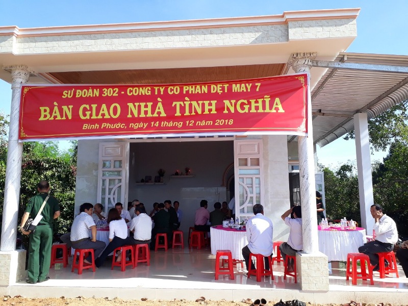 Tháng 12/2018: Sư đoàn 302- Quân khu 7 phối hợp huyện Lộc Ninh  tổ chức trao tặng hai nhà tình nghĩa cho gia đình chính sách,  người có công xã Lộc Thuận và xã Lộc Thái