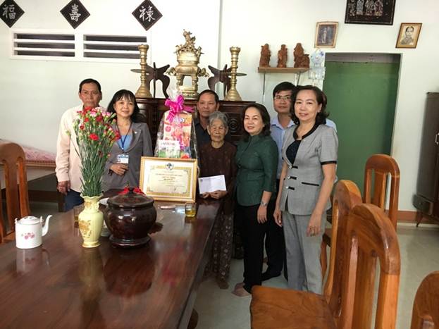 Huyện Lộc Ninh tổ chức các đoàn thăm và chúc thọ người cao tuổi  nhân Ngày Quốc tế Người cao tuổi 01/10/2018