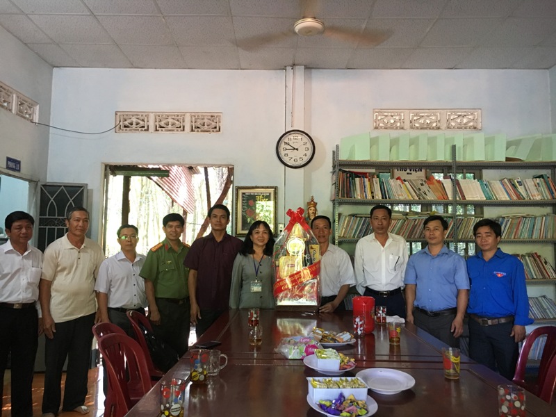 Lãnh đạo huyện Lộc Ninh tổ chức Đoàn thăm, chúc mừng nhân dịp  Giáng sinh năm 2018