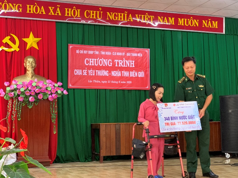 Chương trình Chia sẻ yêu thương – Nghĩa tình biên giới tháng 6/2020  tại huyện Lộc Ninh