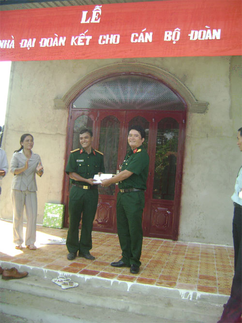 Huyện Đoàn Lộc Ninh tổ chức bàn giao nhà đại đoàn kết cho cán bộ  đoàn