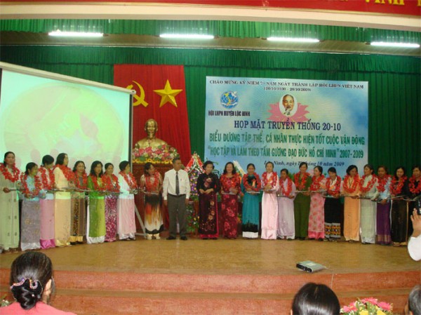 Hội LHPN huyện Lộc Ninh tỉnh Bình Phước 4 năm thực hiện tốt cuộc vận động “Học tập và làm theo tấm gương đạo đức Hồ Chí Minh”