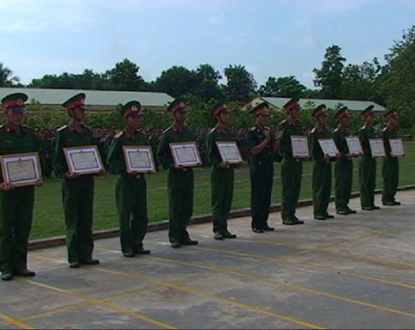 Trung đoàn bộ binh 736 tổ chức lễ tuyên thệ chiến sỹ mới đợt I năm 2012