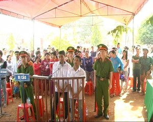 Tòa án Nhân dân huyện Lộc Ninh xét xử lưu động vụ án cướp tài sản