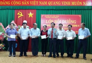 Trung tâm Bồi dưỡng Chính trị huyện Lộc Ninh tổ chức mở lớp Bồi dưỡng, cập nhật kiến thức lý luận chính trị cho đối tượng 5 (đợt 4) năm 2016