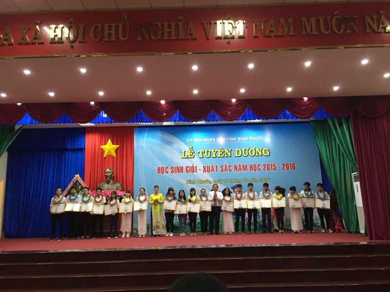 Ủy ban nhân dân tỉnh Bình Phước ban hành kế hoạch tổ chức  Lễ tuyên dương học sinh, trí thức và các mô hình học tập năm 2017