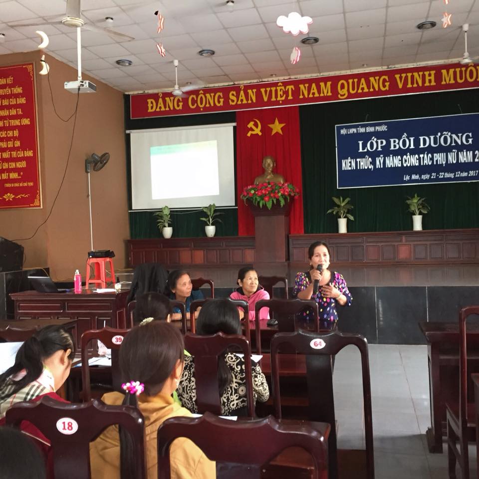 Huyện Lộc Ninh tổ chức tập huấn kiến thức, kỹ năng công tác phụ nữ cho chi hội trường phụ nữ các ấp