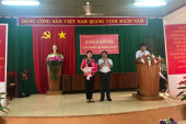 Huyện ủy Lộc Ninh trao quyết định luân chuyển, bổ nhiệm cán bộ