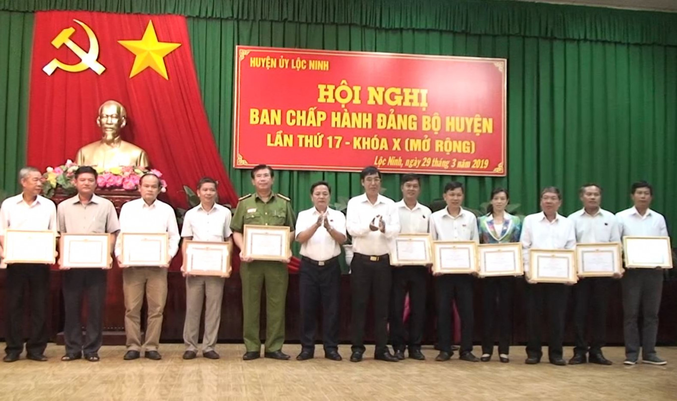 Huyện ủy Lộc Ninh tổ chức Hội nghị Ban Chấp hành Đảng bộ huyện lần thứ 17 khóa X