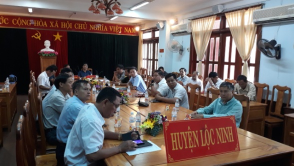 Thường trực Huyện ủy Lộc Ninh dự Hội nghị giao trực tuyến giữa Thường trực Tỉnh ủy với Thường trực các huyện, thị, thành ủy