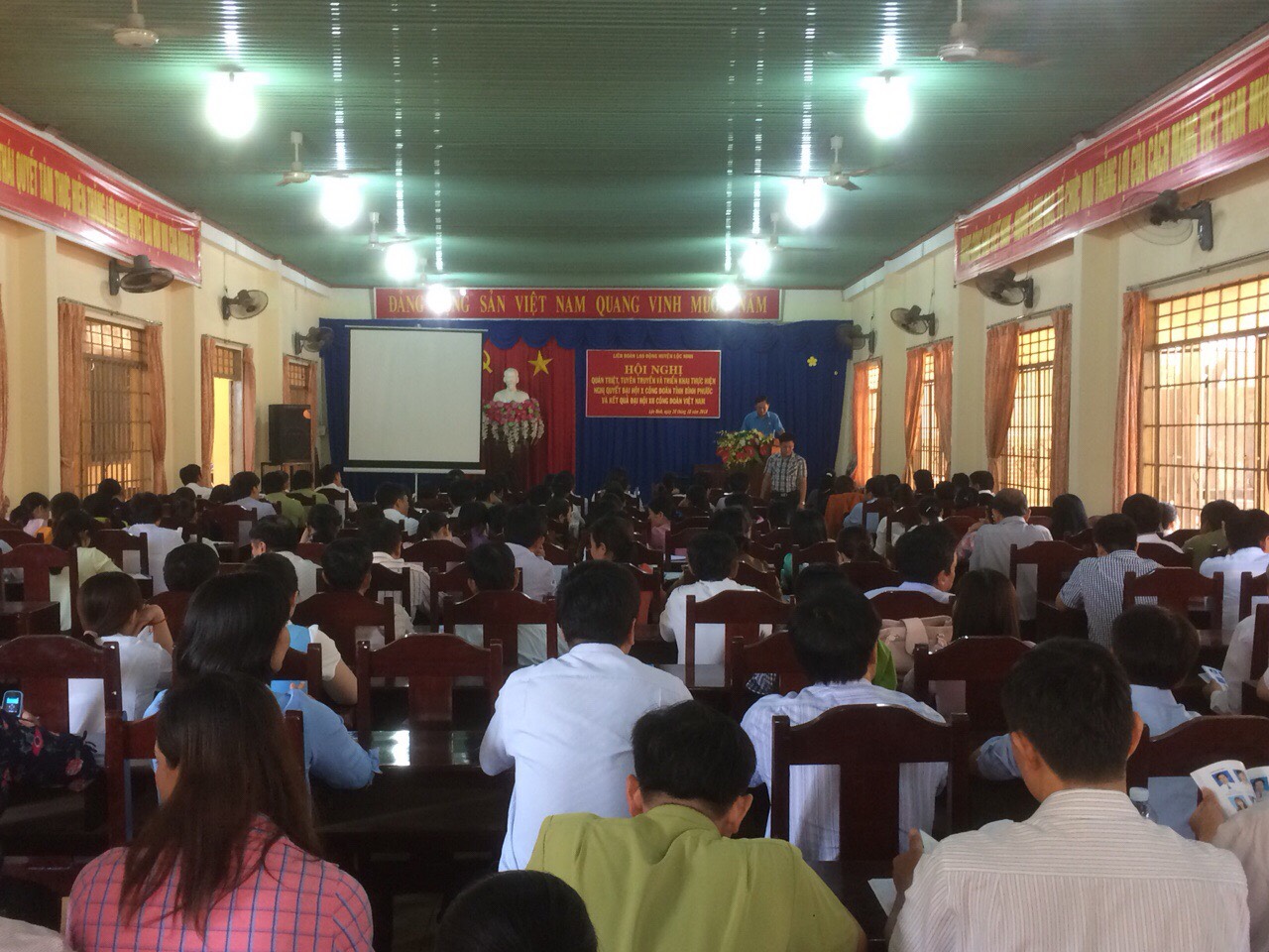 Đ/c Mạc Đình Huấn – Phó Chủ tịch Liên đoàn lao động tỉnh Bình Phước triển khai Nghị quyết
