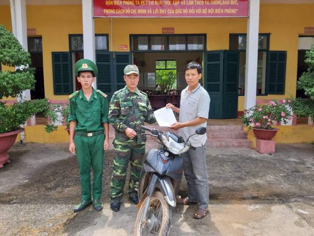 Đồn Biên phòng Lộc Thành: Bàn giao phương tiện bị mất cho chủ sở hữu