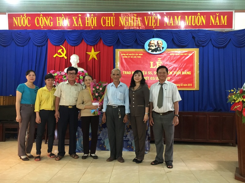 Ba đảng viên xã Lộc Thái được trao Huy hiệu 55 năm, 50 năm và 45 năm tuổi Đảng đợt 03/02/2019