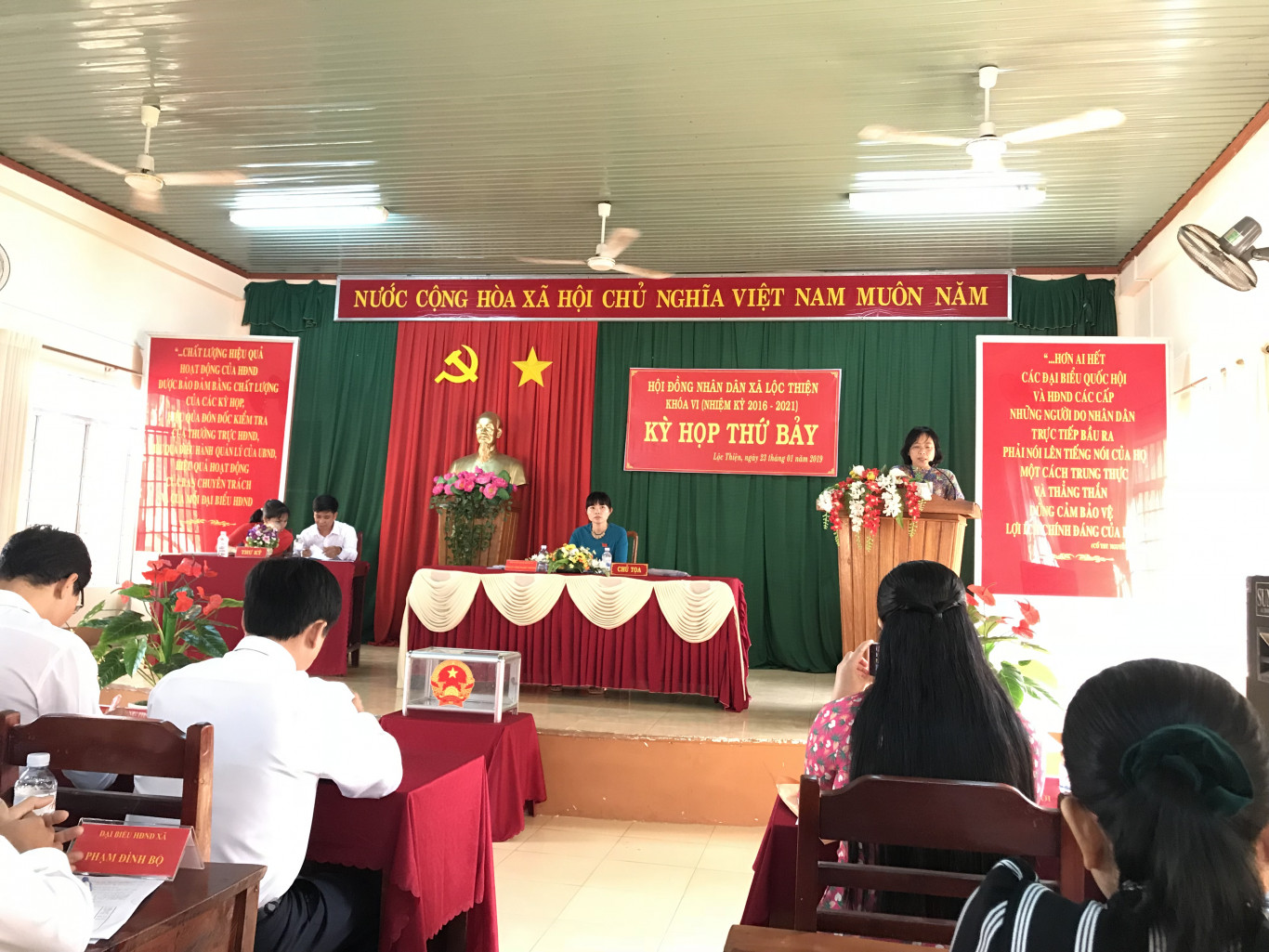 Kỳ họp thứ bảy Hội đồng nhân dân xã Lộc Thiện, huyện Lộc Ninh khóa VI nhiệm kỳ 2016-2021