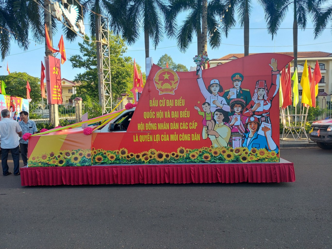 Huyện Lộc Ninh: Tham gia diễu hành xe tuyên truyền khai mạc Triển lãm tranh cổ động về Bầu cử đại biểu Quốc hội khóa XV và đại biểu Hội đồng nhân dân các cấp nhiệm kỳ 2021 – 2026 tại tỉnh Bình Phước.
