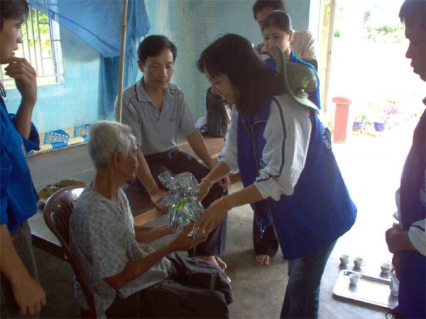 Huyện Đoàn Lộc Ninh:Nhiều hoạt động thiết thực Khởi động thanh niên năm 2011