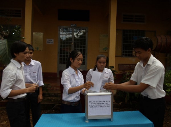 Đoàn trường THPT Lộc Thái: Phát động được hơn 3 triệu đồng  hưởng ứng cuộc vận động “Góp đá xây Trường Sa”