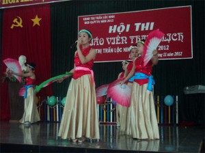 Thị trấn Lộc Ninh tuyên dương 116 gia đình hiếu học, giáo viên - học sinh giỏi