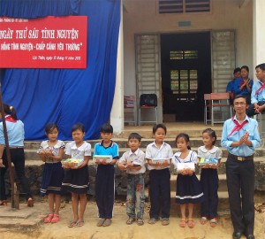 Hội đồng Đội Lộc Ninh: Ra mắt câu lạc bộ “Vì đàn em thân yêu” và tổ chức chuyến công tác xã hội tại trường Tiểu học Lộc Thiện B