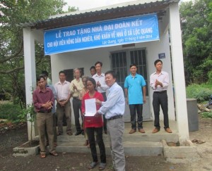 Tin trao tặng nhà Đại đoàn kết cho Hội viên nông dân nghèo khó khăn về nhà ở xã Lộc Quang