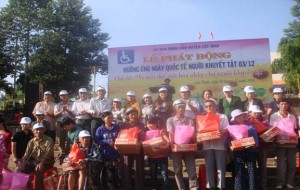 Huyện Lộc Ninh đồng hành cùng người khuyết tật nhân Ngày Quốc tế cùng người khuyết tật (03/12/2014)