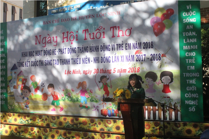 Huyện Lộc Ninh tổng kết, trao giải Cuộc thi Sáng tạo Thanh thiếu niên,  nhi đồng huyện Lộc Ninh lần XI, năm 2017-2018 kết hợp Lễ Khai mạc hè
