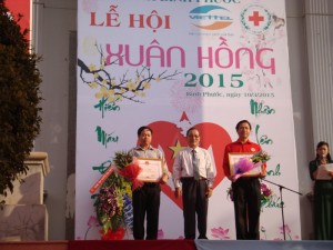 Tỉnh Bình Phước: Hơn 400 đơn vị máu được hiến trong “Lễ hội Xuân hồng” năm 2015