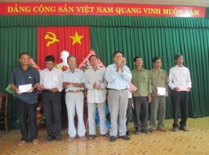 Hội Nông dân huyện Lộc Ninh phối hợp với Trung tâm Bồi dưỡng Chính trị huyện tổ chức lớp bồi dưỡng lý luận chính trị và tập huấn nghiệp vụ công tác Hội năm 2015