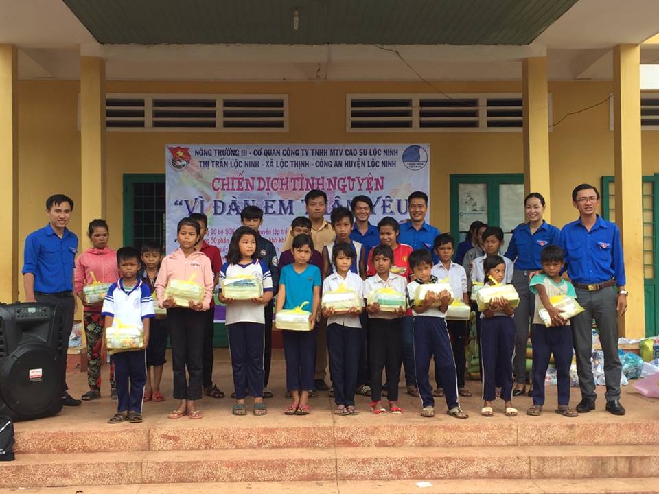Đoàn xã Lộc Thịnh phối hợp tổ chức chiến dịch tình nguyện Vì đàn em thân yêu năm 2018