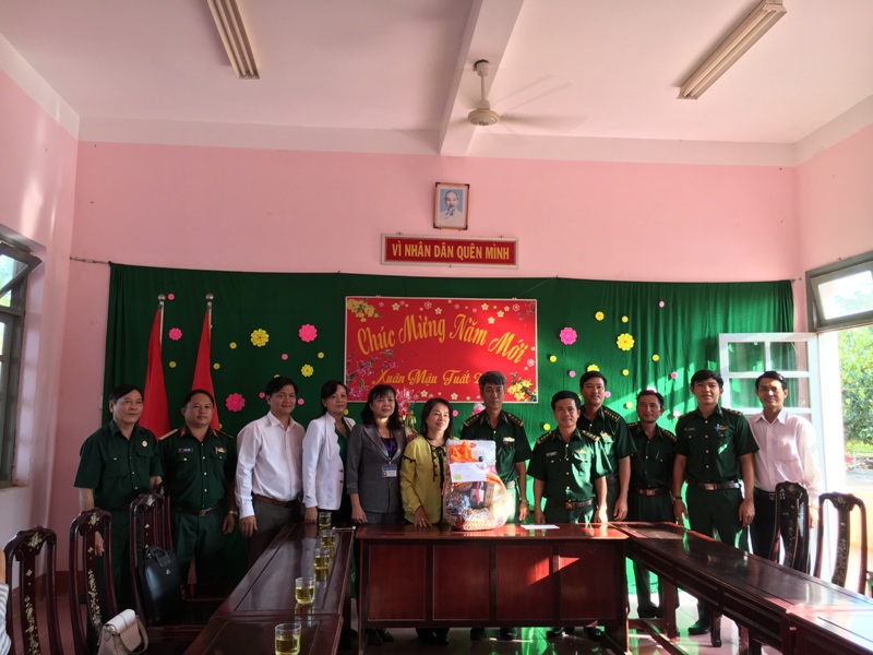 Huyện Lộc Ninh tổ chức các đoàn thăm, chúc tết, tặng quà các đơn vị  nhân dịp Tết Nguyên đán Mậu Tuất 2018
